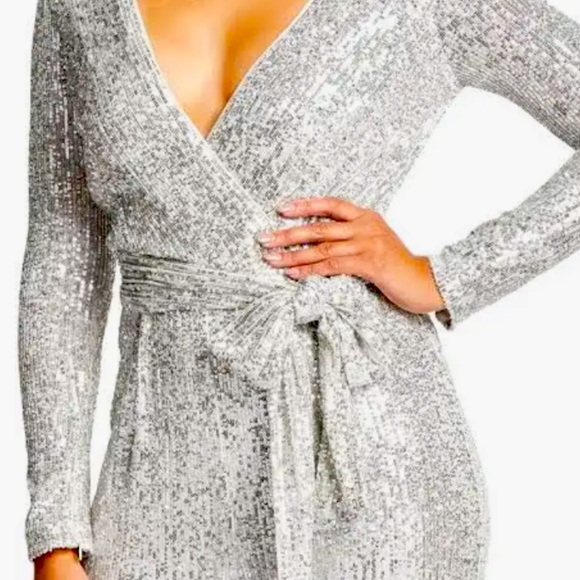 Eliza J Jumpsuit in silver sequins size 6, perfect condition. - Picture 2 of 9